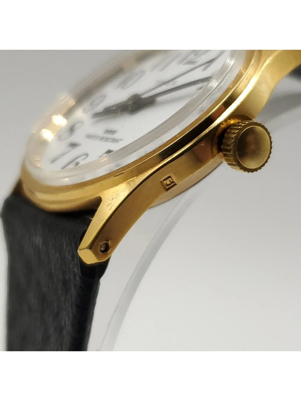Vintage Timex Water-resistant Womens Watch 30mm Gold Tone Running